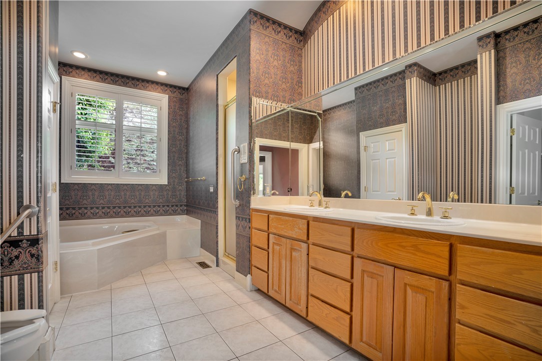 Champions Golf & Cc Rogers - Residential