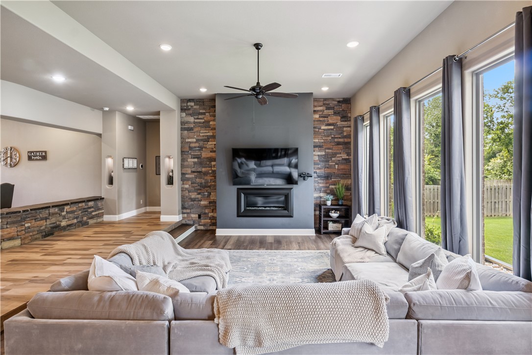Quailridge Ph Ii Centerton - Residential