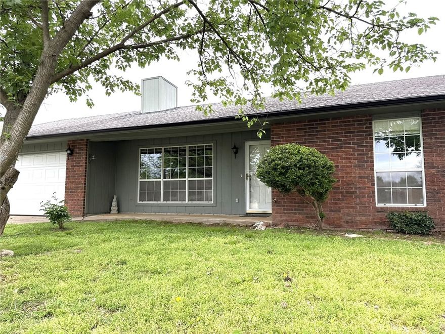 This inviting 3-bedroom, 2-bath home in Rogers offers convenient access to schools, hospitals, shopping, and dining while situated in a quiet, family-friendly neighborhood. The residence features a versatile bonus room, a spacious second living room with a fireplace, and a private backyard ideal for gatherings or relaxation, combining comfort and practicality for various lifestyles. Seller has spared no expense in remodeling home (please see supplement); don’t miss this opportunity.