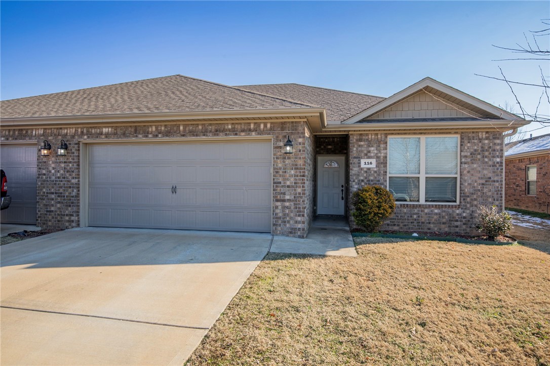 Spacious 3 bed 2 bath duplex in central Pea Ridge just minutes from Bentonville and Rogers. This open floor plan features hardwood tile throughout the common areas and in the kitchen enjoy granite counters and stainless steel appliances including the fridge. This home also features large carpeted bedrooms and in the master bathroom you will find plenty of storage and counter top space with dual sinks and a large walk in shower. Also included with this home is a Washer and Dryer! Outback lounge or BBQ on the spacious covered patio that opens up to a level spacious yard. Lawn care and landscaping is included. Yards are not fenced other than a divider fence between units. Pets are allowed with an additional $250 per pet refundable deposit. An additional monthly pet rent applies.