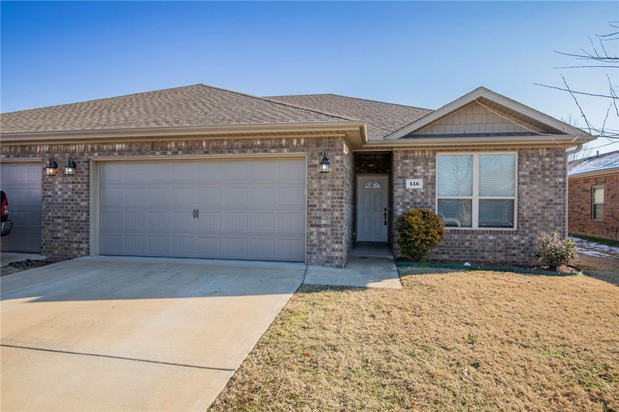 Spacious 3 bed 2 bath duplex in central Pea Ridge just minutes from Bentonville and Rogers. This open floor plan features hardwood tile throughout the common areas and in the kitchen enjoy granite counters and stainless steel appliances including the fridge. This home also features large carpeted bedrooms and in the master bathroom you will find plenty of storage and counter top space with dual sinks and a large walk in shower. Also included with this home is a Washer and Dryer! Outback lounge or BBQ on the spacious covered patio that opens up to a level spacious yard. Lawn care and landscaping is included. Yards are not fenced other than a divider fence between units. Pets are allowed with an additional $250 per pet refundable deposit. An additional monthly pet rent applies.