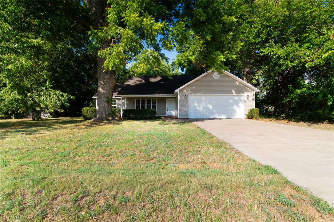 Move In Ready!! This 3 bedroom 2 bath home is ready for a new owner. Offering a split floor plan, primary bedroom has walk-in closet, and large bathroom. Conveniently located near the schools and downtown Dardanelle. Donāt miss what this home has to offer.