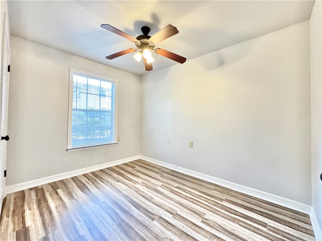 9-16-30 FAYETTEVILLE OUTLOTS - Residential Lease
