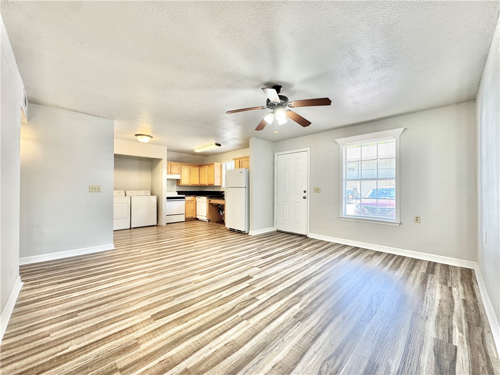 9-16-30 FAYETTEVILLE OUTLOTS - Residential Lease