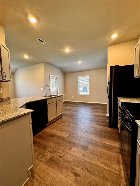 WALNUT HILL SUB PH III-PEA RIDGE - Residential Lease