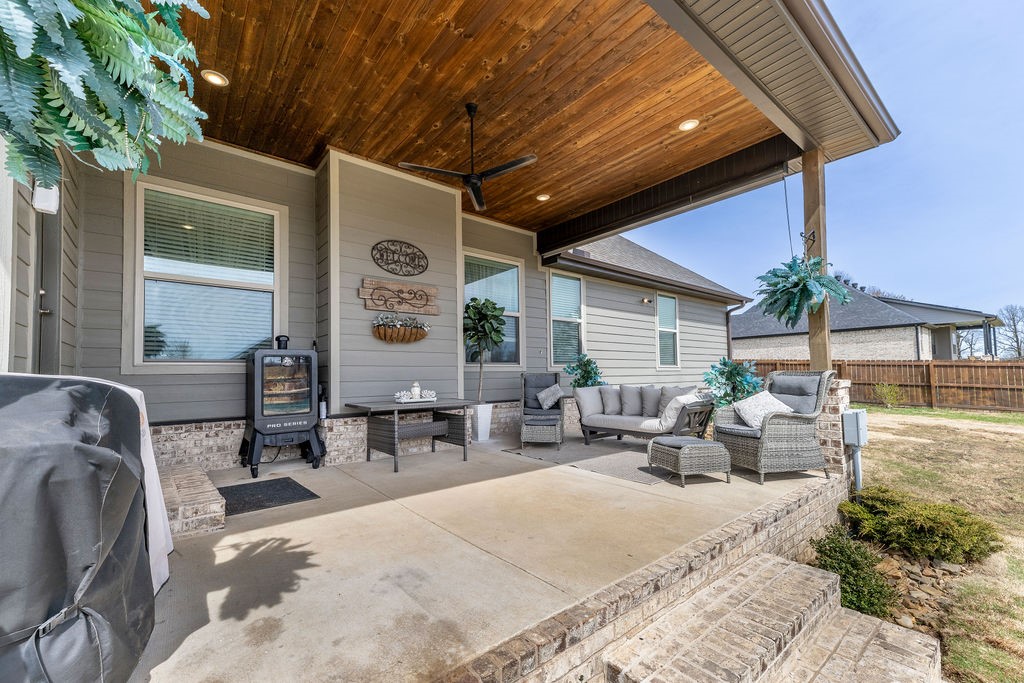 Tontitown Outlots - Residential