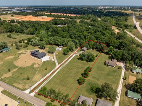 Photo of 809 Spring Creek Road, Lowell, AR 72745 (MLS # 1360864)