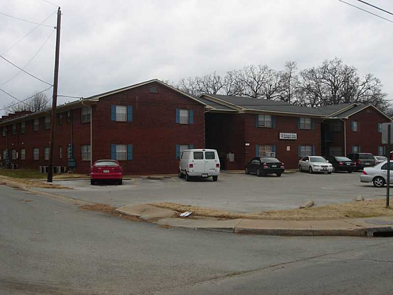 Excellent investment opportunity. 69 unit apartment complex located within walking distance to the U of A. Property also includes single family home at 1251 Leverett. Call list agent for more information.