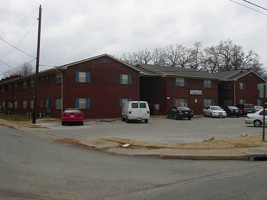 Excellent investment opportunity. 69 unit apartment complex located within walking distance to the U of A. Property also includes single family home at 1251 Leverett. Call list agent for more information.