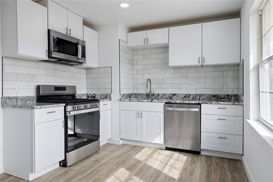 Dixieland Village 1st Add Rogers - Residential