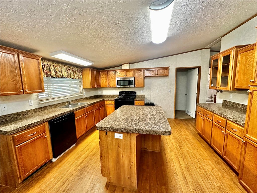 2585 N Mountain Road