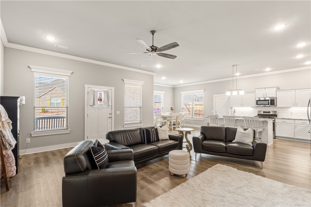 OSAGE HILLS SUB PH 1-BENTONVILLE - Residential