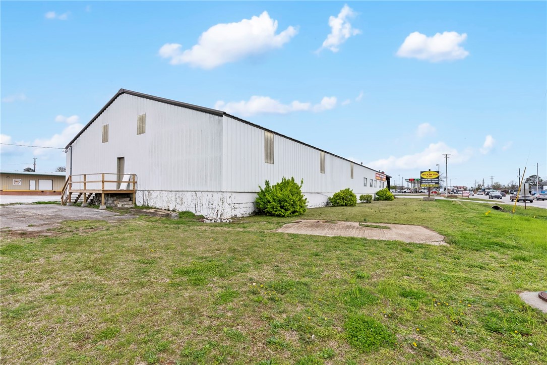 07-19-29-ROGERS - Commercial Lease