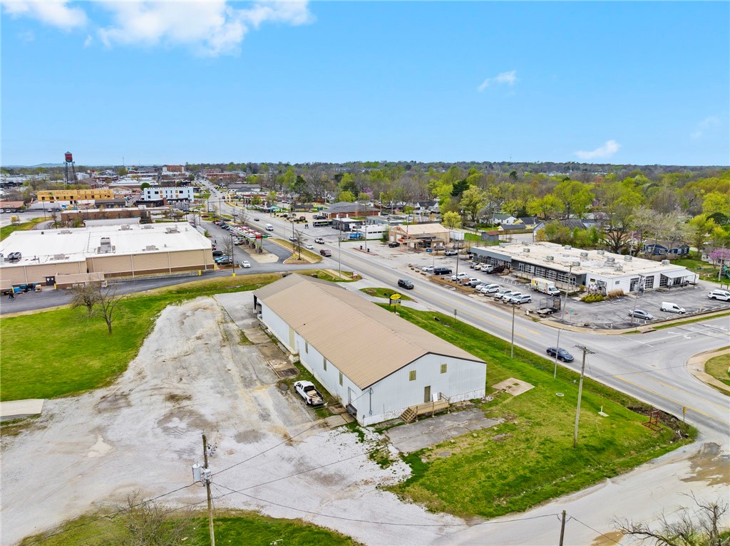 07-19-29-ROGERS - Commercial Lease