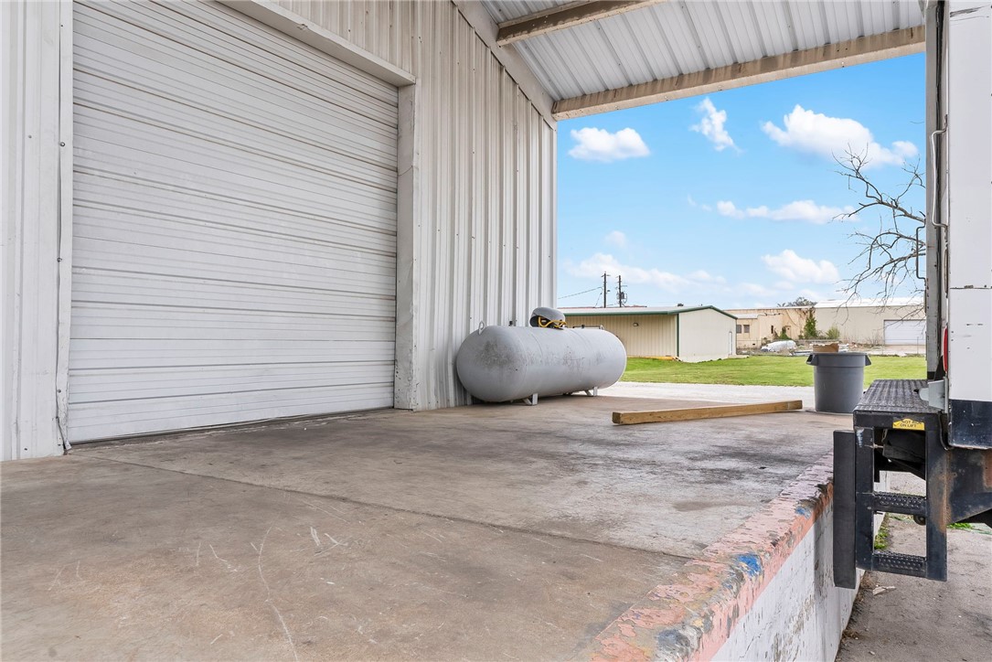 07-19-29-ROGERS - Commercial Lease