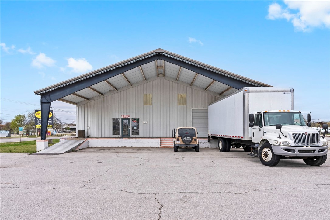 07-19-29-ROGERS - Commercial Lease