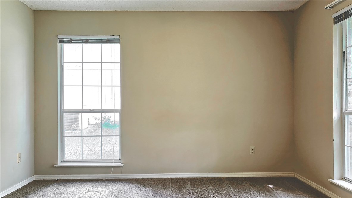 East Oaks Ph I - Residential Lease