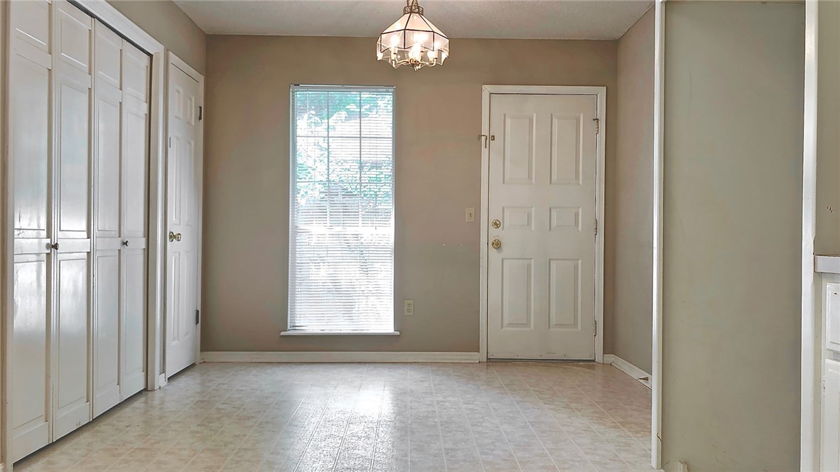 East Oaks Ph I - Residential Lease