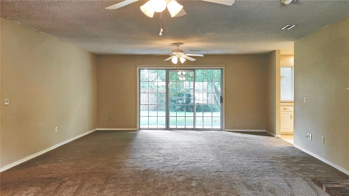 East Oaks Ph I - Residential Lease