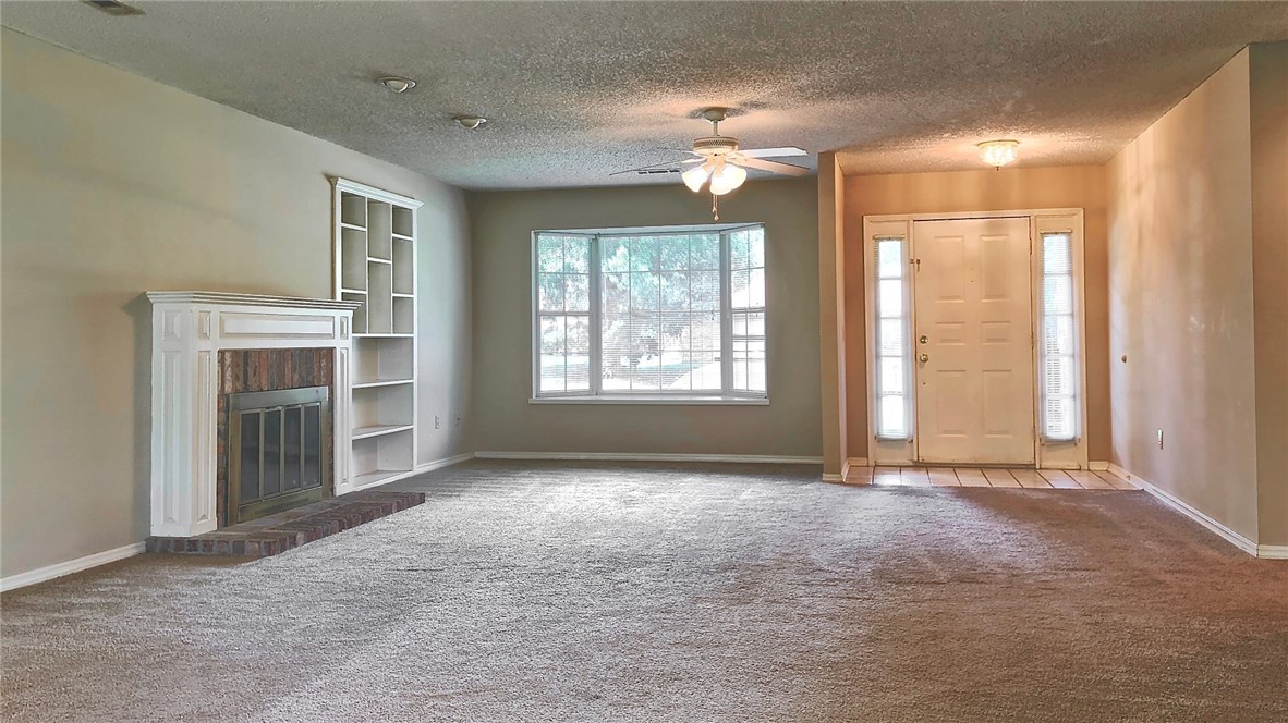 East Oaks Ph I - Residential Lease