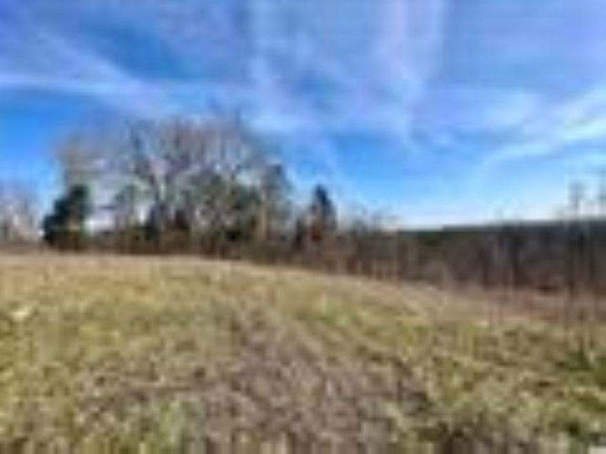 11.30 acres m/L located along Searcy county line.  Less than 2 miles from Buffalo river access.  Power along road at property.  Great Southern facing site to build.