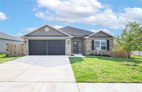 Photo of 1633 Ace Avenue, Gentry, AR 72734 (MLS # 1344676)