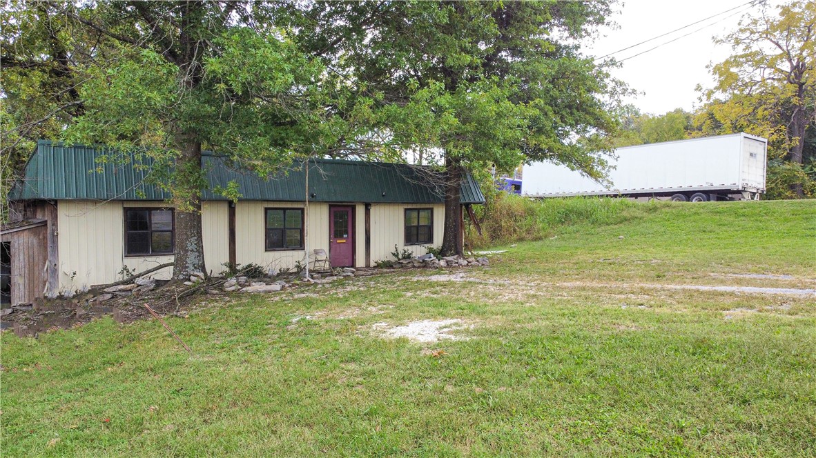 33-21-28-GARFIELD - Commercial Sale