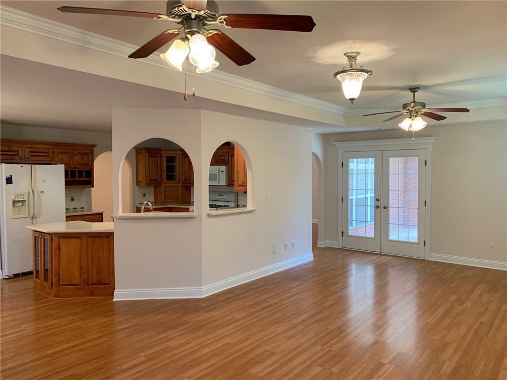 LYNDAL HEIGHTS - Residential Lease