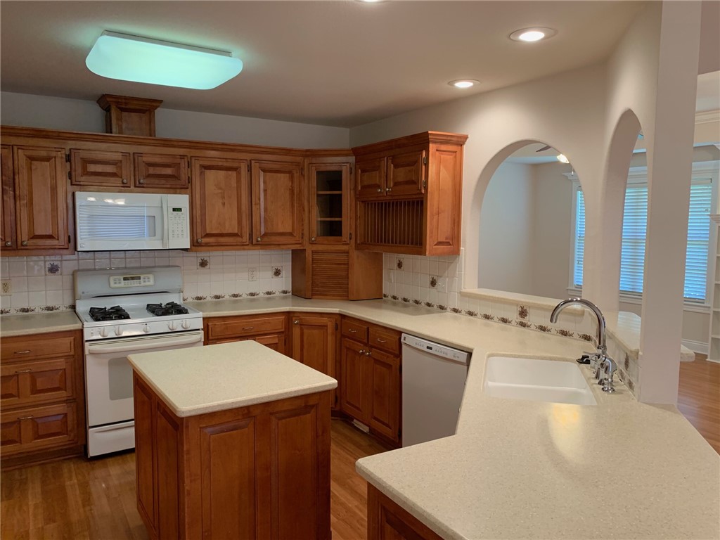 LYNDAL HEIGHTS - Residential Lease