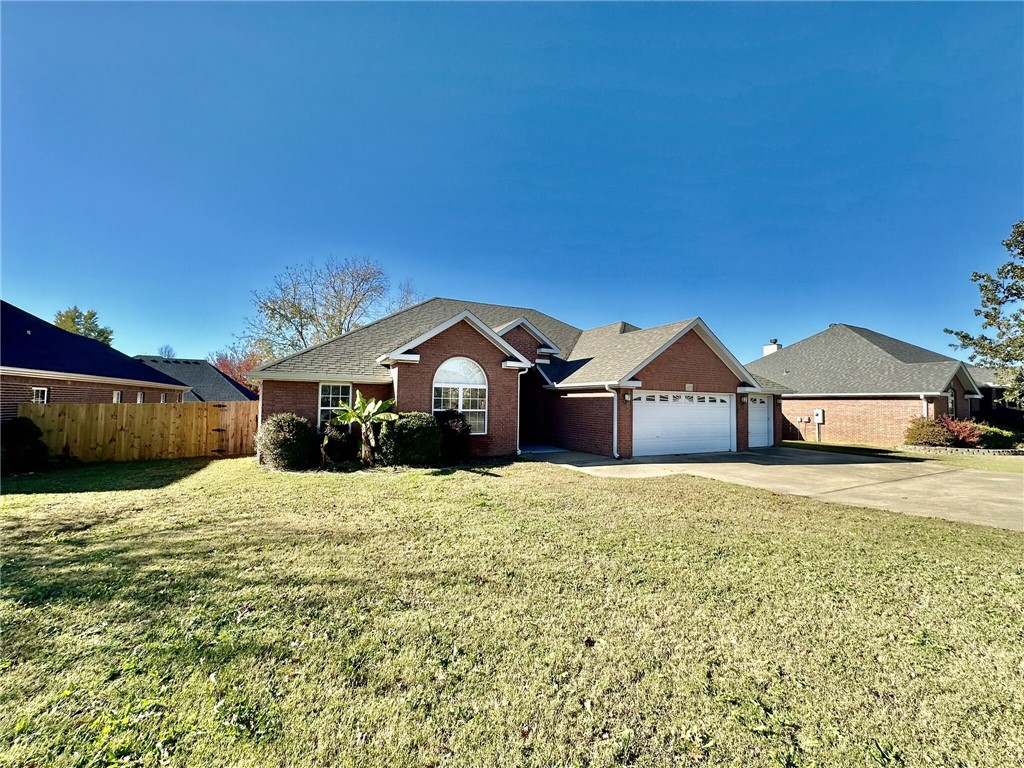 LYNDAL HEIGHTS - Residential Lease