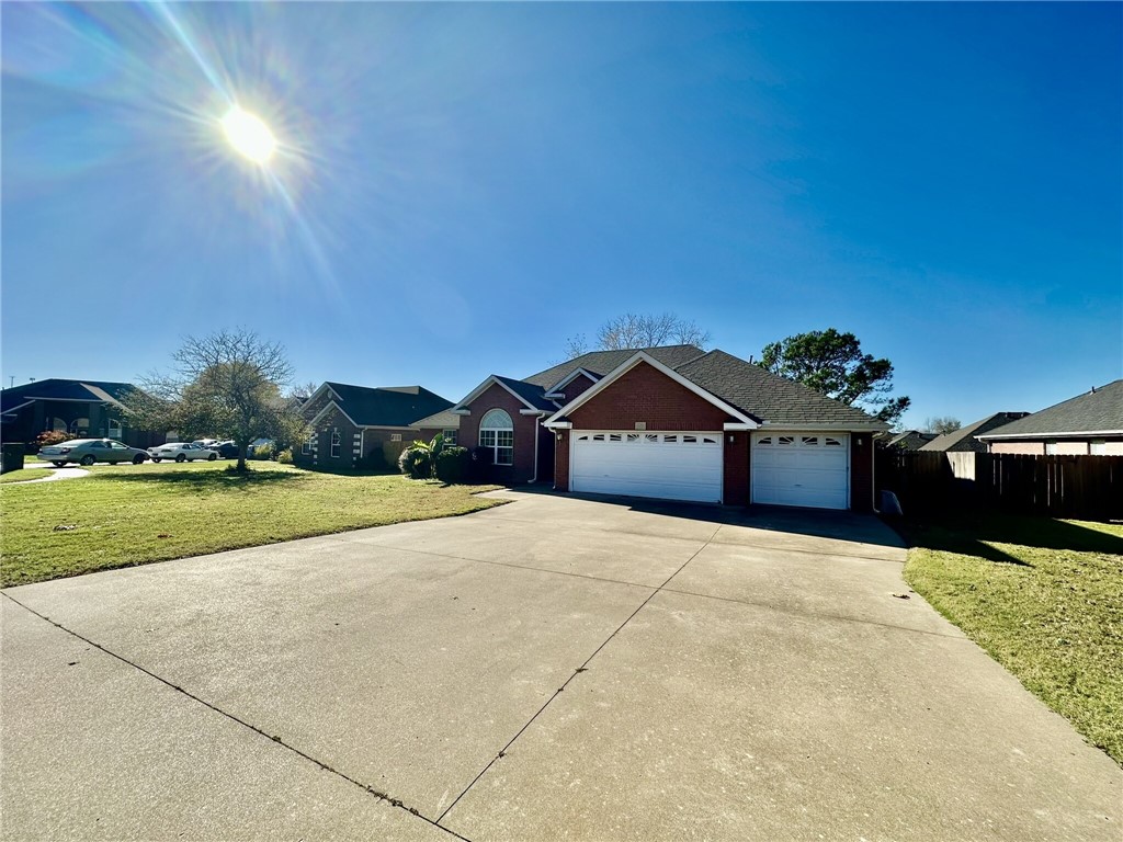 LYNDAL HEIGHTS - Residential Lease