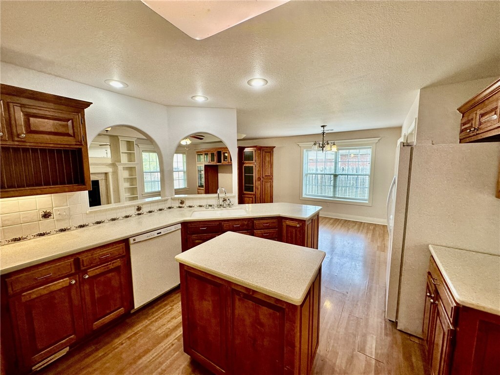 LYNDAL HEIGHTS - Residential Lease