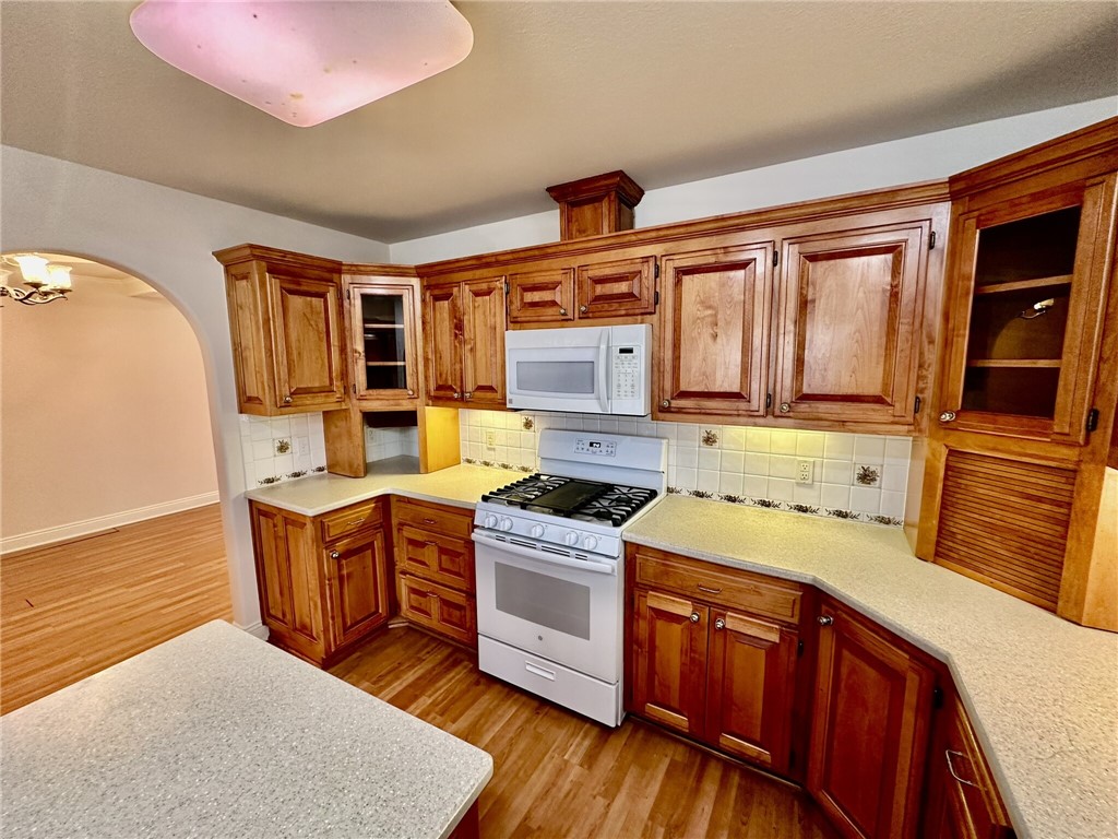 LYNDAL HEIGHTS - Residential Lease