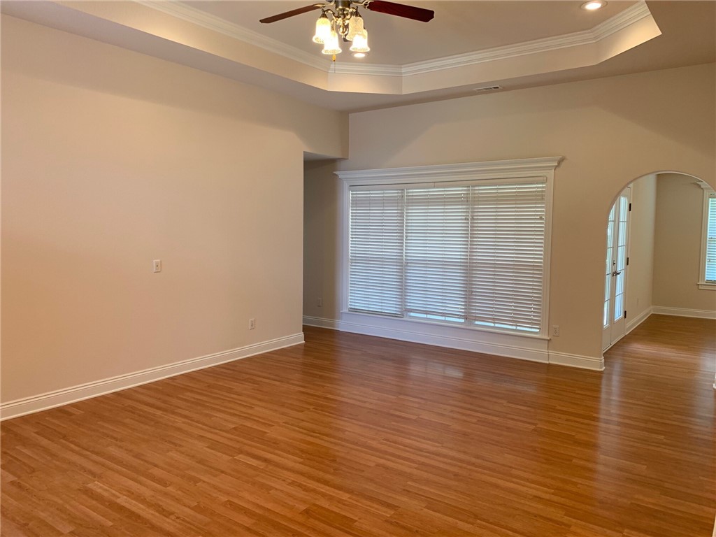 LYNDAL HEIGHTS - Residential Lease