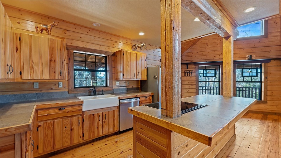 Unit 117 Holiday Island - Residential