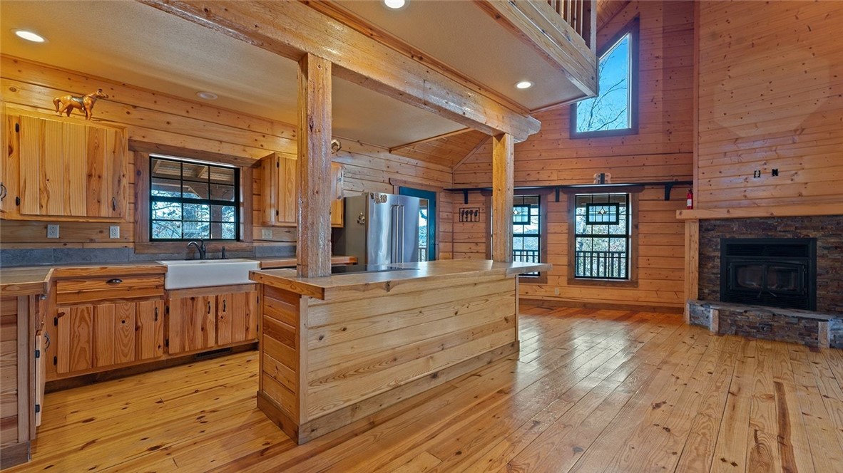 Unit 117 Holiday Island - Residential