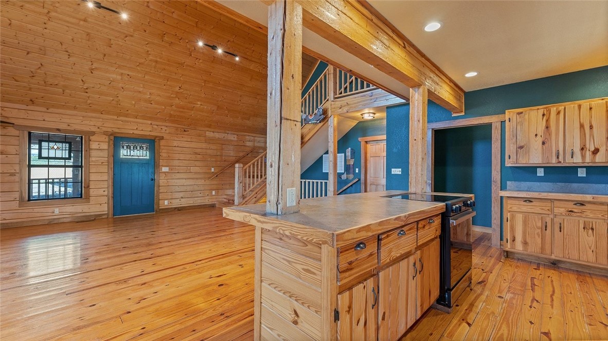 Unit 117 Holiday Island - Residential