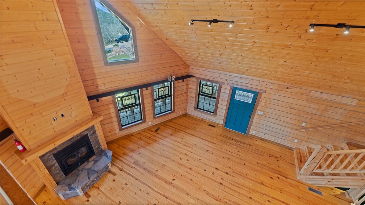 Unit 117 Holiday Island - Residential