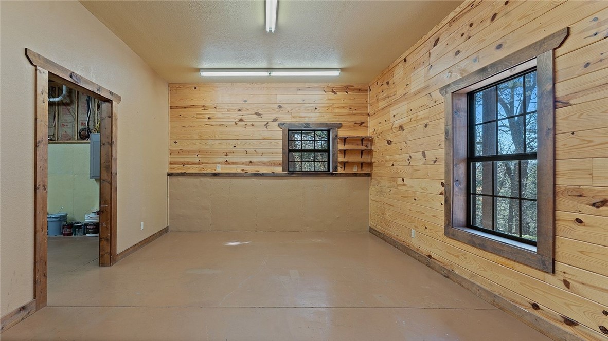 Unit 117 Holiday Island - Residential