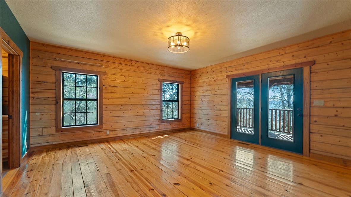 Unit 117 Holiday Island - Residential