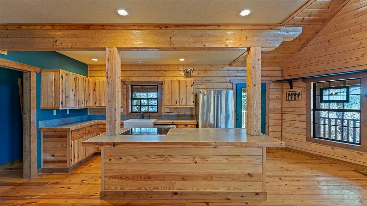 Unit 117 Holiday Island - Residential