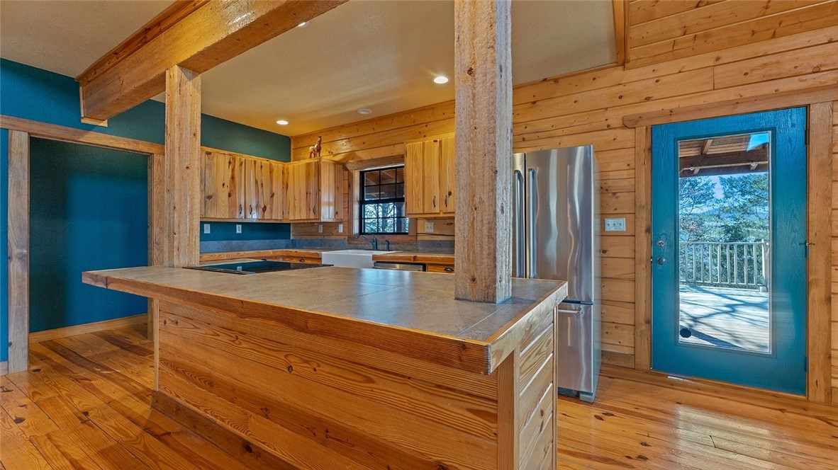 Unit 117 Holiday Island - Residential