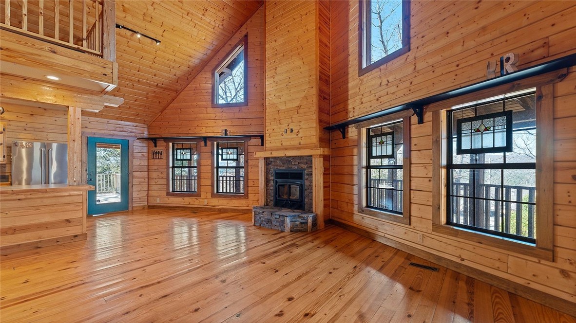 Unit 117 Holiday Island - Residential