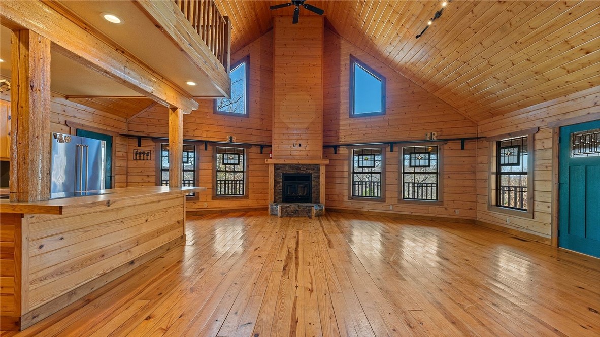 Unit 117 Holiday Island - Residential