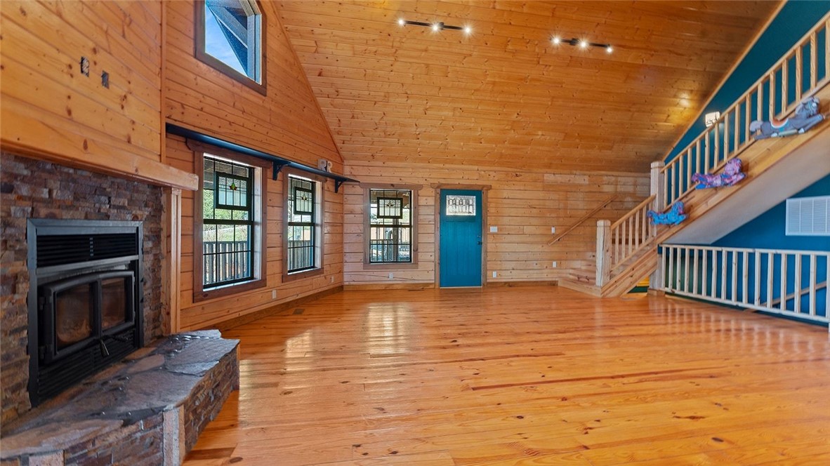 Unit 117 Holiday Island - Residential