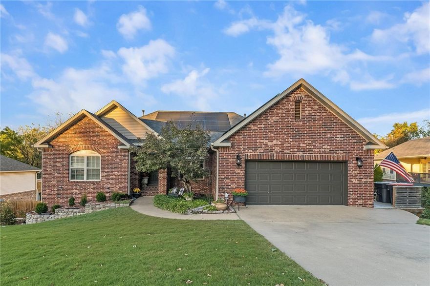 Beautiful home conveniently located in Springdale in Hunt Estates.  Whether you are looking for plenty of room for your growing family or room for your currently family this home has it!  With 5 bedrooms, 3.5 bathrooms and ample space you are certain to find what you are looking for.  This beauty has an eat in kitchen, 2 decks and a great fire pit area in the backyard to enjoy our beautiful Arkansas evenings, a shed, and more.  You will feel right at home with all this listing has to offer!

Contact agent to see today.  No sign in yard.