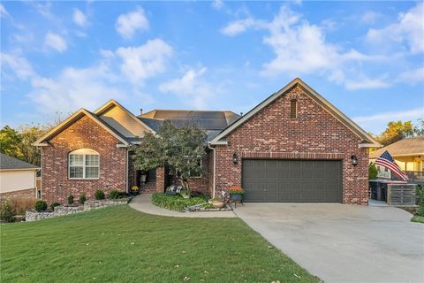 Photo of 2312 Cimmaron Avenue, Springdale, AR 72762 (MLS # 1326251)
