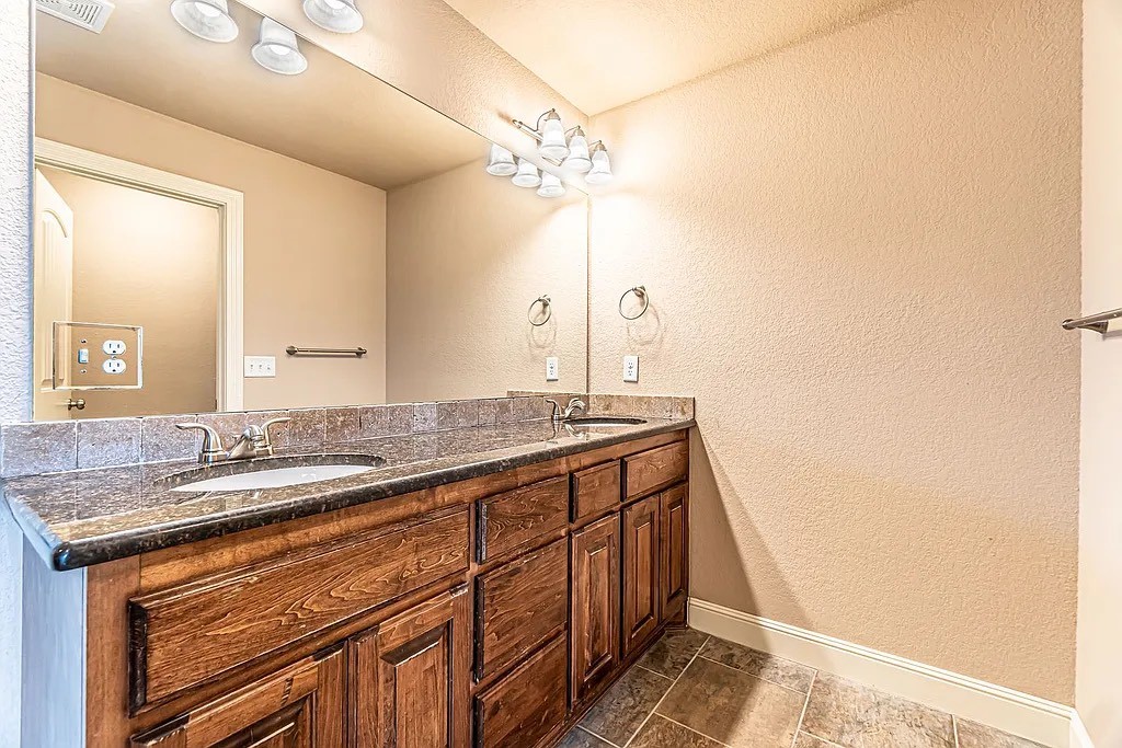 Riverwalk Farm Estate Ph Ii Bentonville - Residential Lease