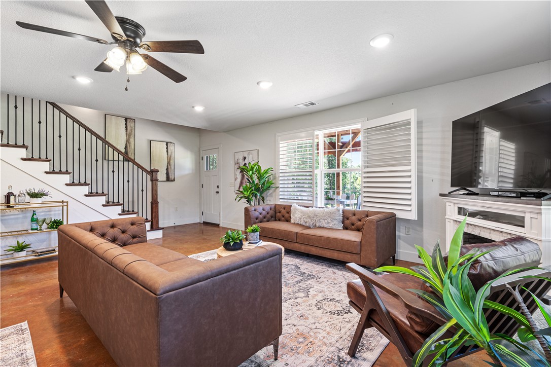 17-18-30- Springdale - Residential