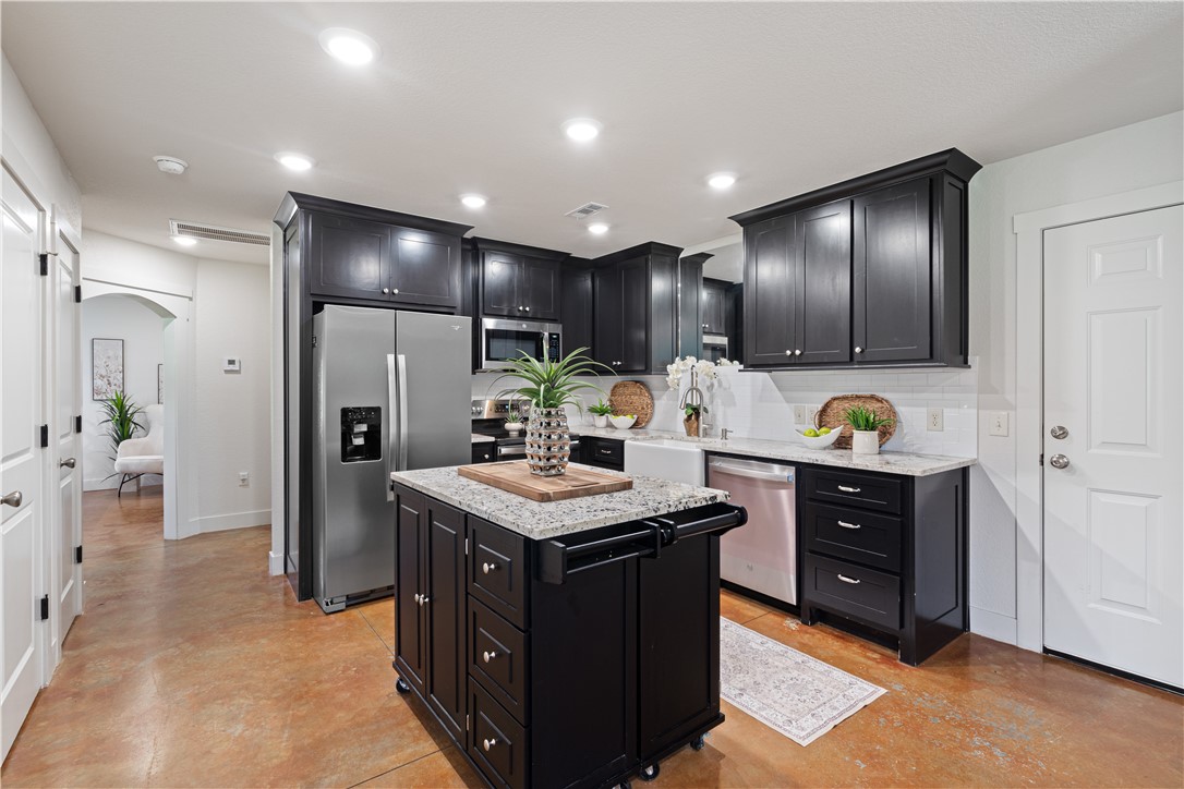 17-18-30- Springdale - Residential